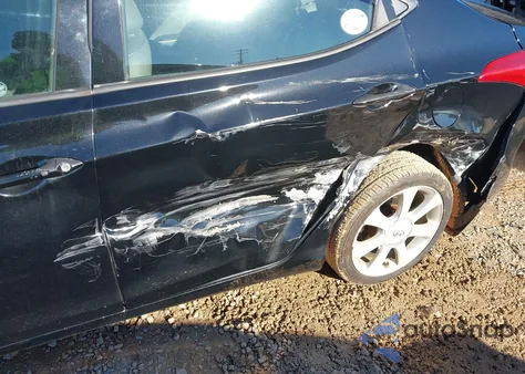 2013 Hyundai Elantra Limited z USA, uszkodzony, nr VIN 5NPDH4AE8DH393881